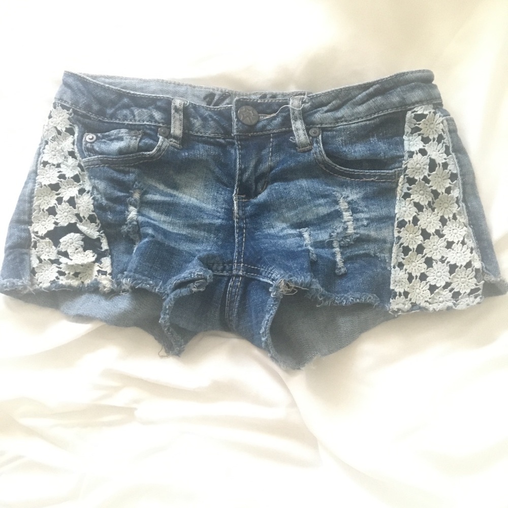 Floral Designed Jean Shorts!
